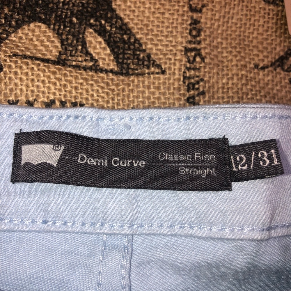 Levis NWT! Demi Curve Classic Rise Straight Leg Soft Blue Pant Size 12/31 - Picture 10 of 12